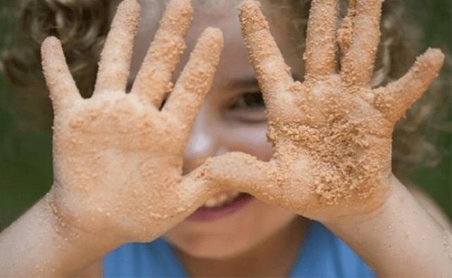 Infektion durch Parasiten durch schmutzige Hände